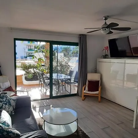 Lanzarote-beach-apartment, Cucharas Beach, -- 1 Minute Walk From Main Square, 35 Meters From דירה קוסטה טגוויסה