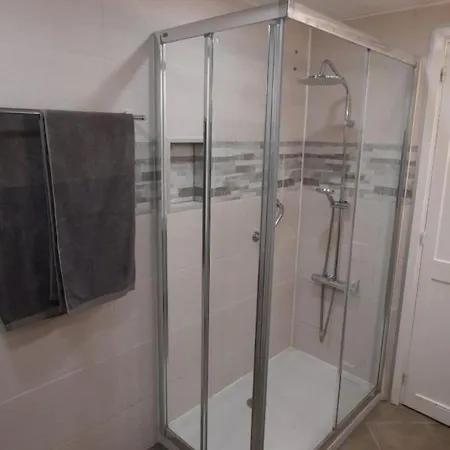 Lanzarote-beach-apartment, Cucharas Beach, -- 1 Minute Walk From Main Square, 35 Meters From דירה