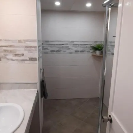 דירה Lanzarote-beach-apartment, Cucharas Beach, -- 1 Minute Walk From Main Square, 35 Meters From קוסטה טגוויסה