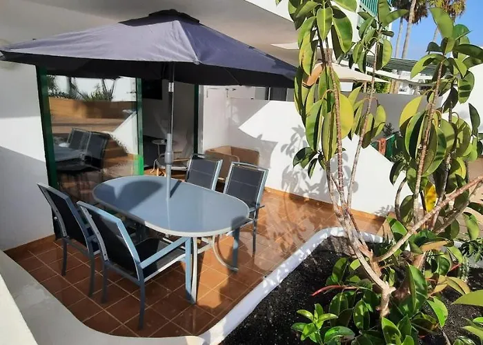 Lanzarote Apartment: Beachfront Oasis In