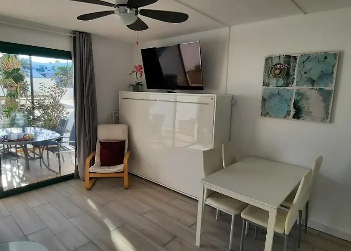 Lanzarote-beach-apartment, Cucharas Beach, -- 1 Minute Walk From Main Square, 35 Meters From * 科斯塔特吉塞