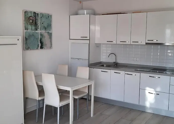 Lanzarote-beach-apartment, Cucharas Beach, -- 1 Minute Walk From Main Square, 35 Meters From 科斯塔特吉塞