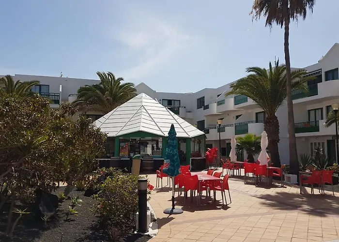 Lanzarote-beach-apartment, Cucharas Beach, -- 1 Minute Walk From Main Square, 35 Meters From 公寓